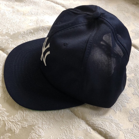 Vintage 1982 NY Yankee McDonalds Collectible Cap - Picture 6 of 16
